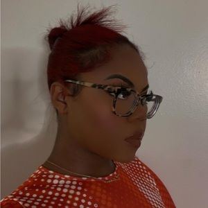 Meet your Posher, Elissa